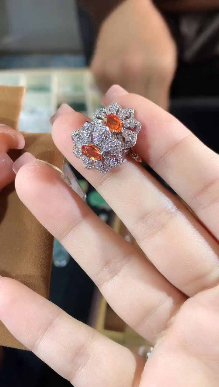 【闪购商品】蓝宝石耳钉银S925镶嵌200时尚