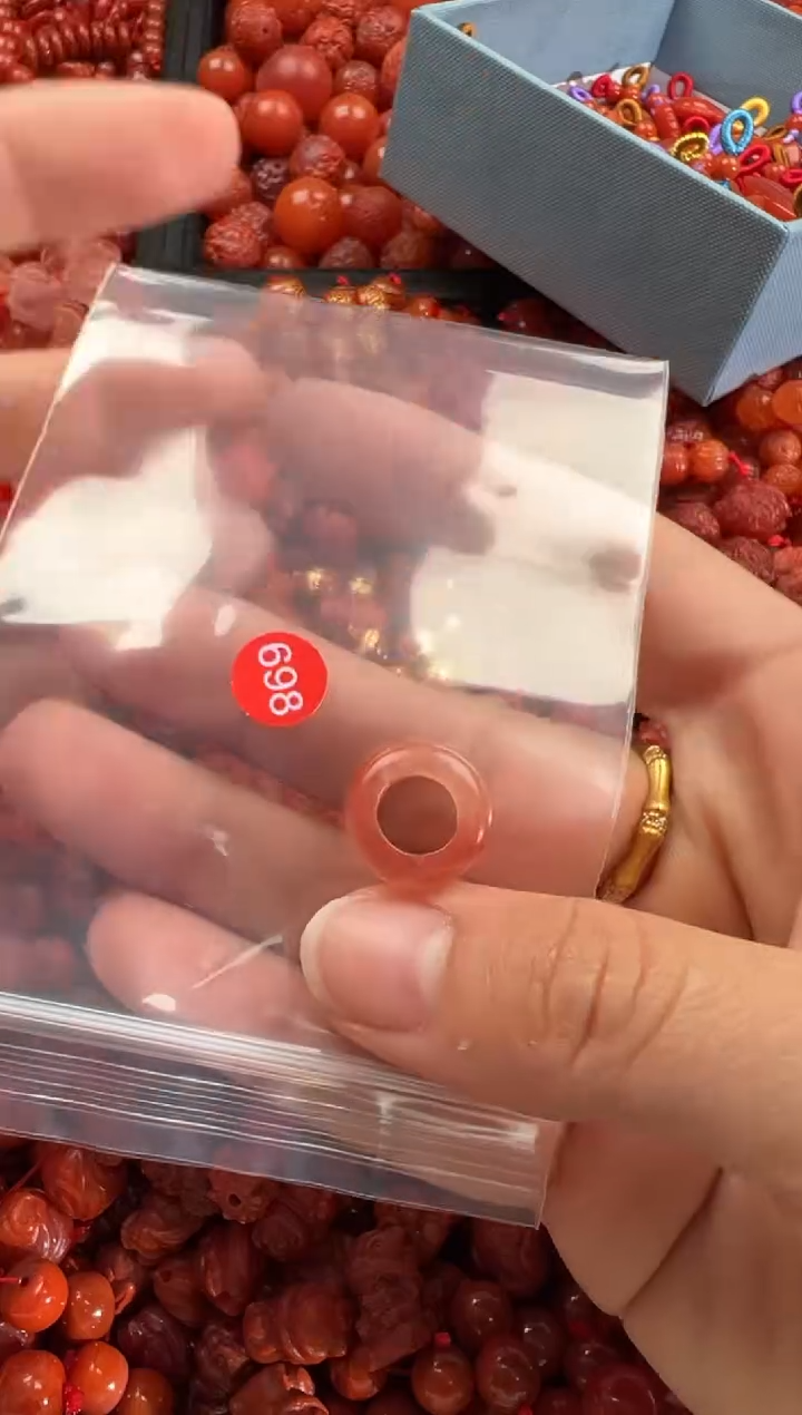 【闪购商品】南红玛瑙颈饰未镶嵌1