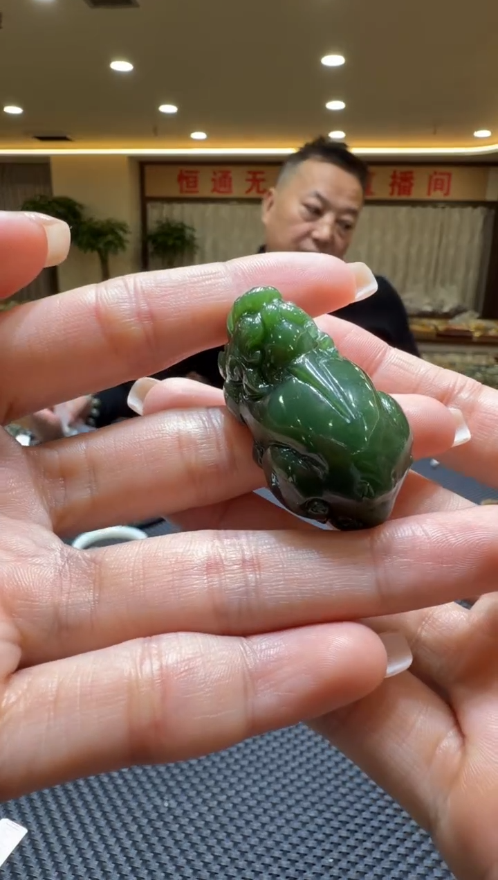 颈饰未镶嵌和田玉挂件