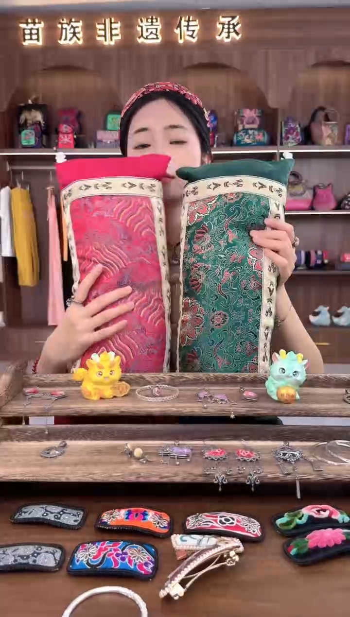 织绣扶光苗绣传承L77