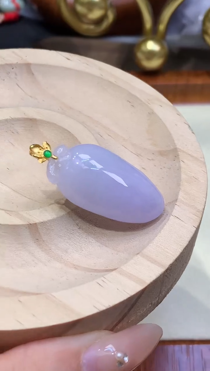 18K金镶嵌挂件翡翠福瓜