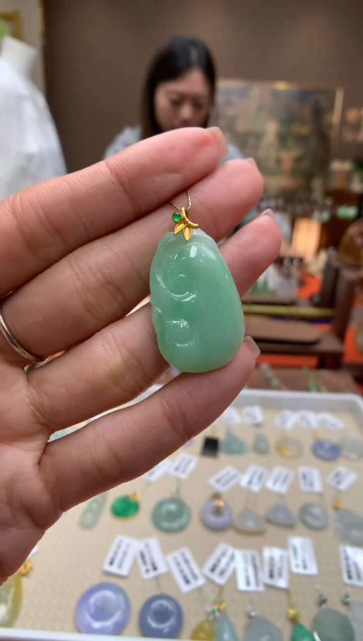 【闪购商品】翡翠颈饰18K金镶嵌如意