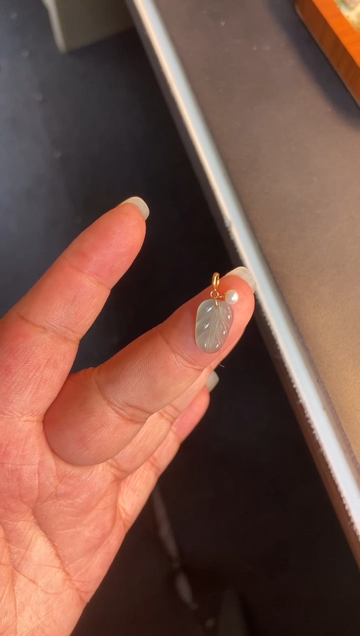 吊坠(不含链)18K金镶嵌翡翠1