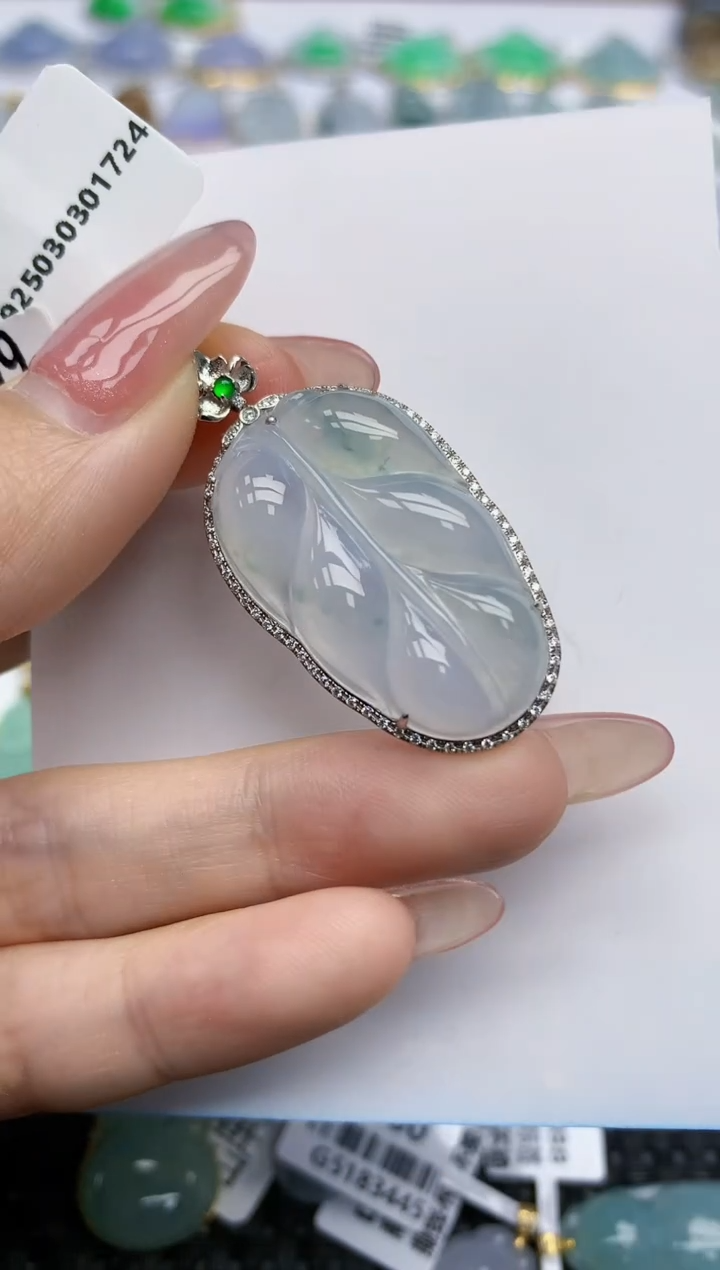 【闪购商品】翡翠挂件18K金镶嵌天然翡翠A货