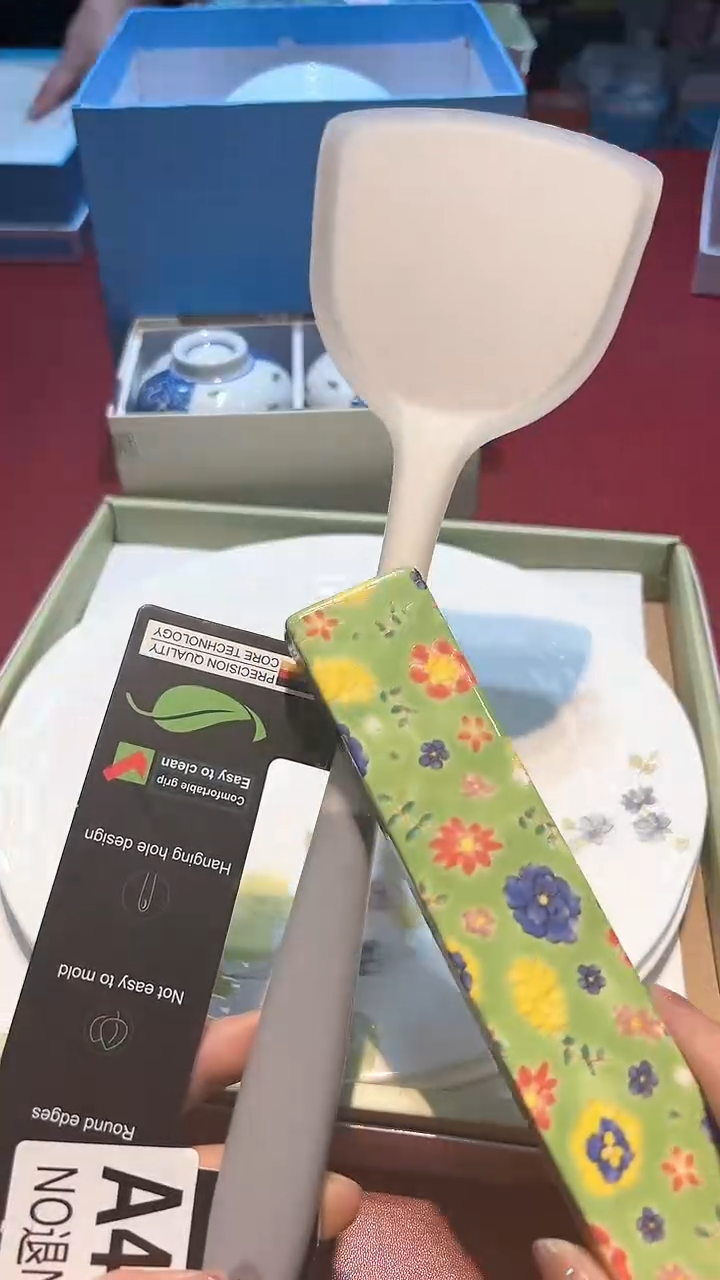 【闪购商品】瓷片锅碗瓢盆一件不剩