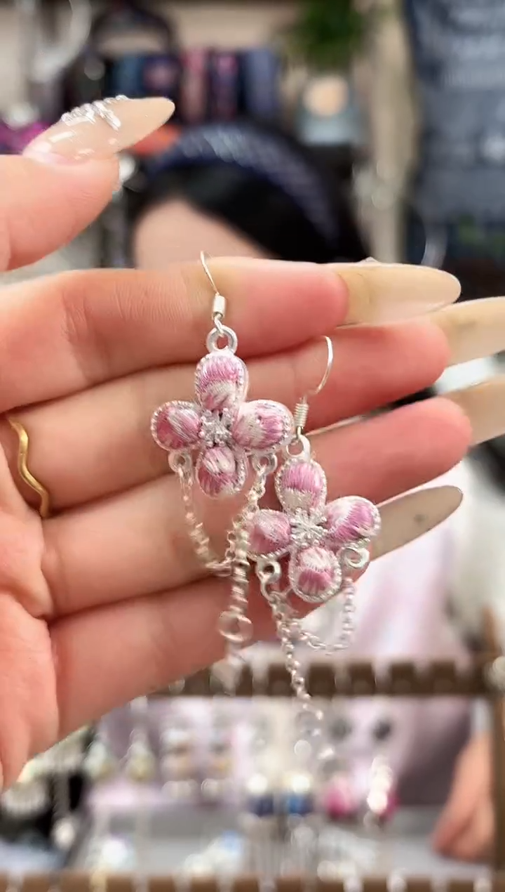 织绣民族风非遗老绣苗银饰品519