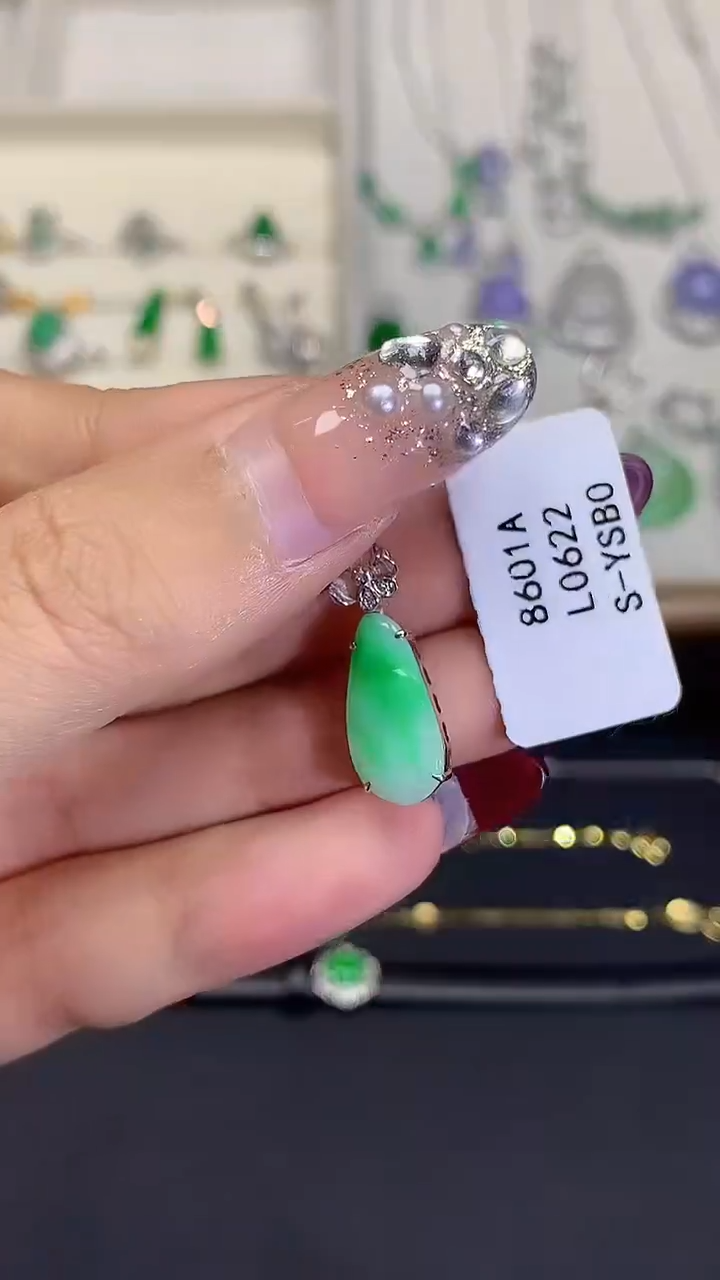 【闪购商品】翡翠18K金镶嵌吊坠(不含链)L0622多样性发其一