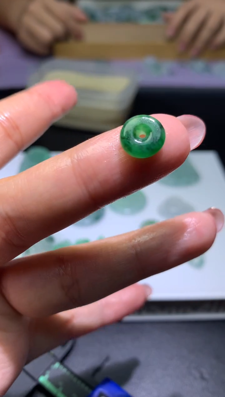 【闪购商品】定制翡翠未镶嵌毛货