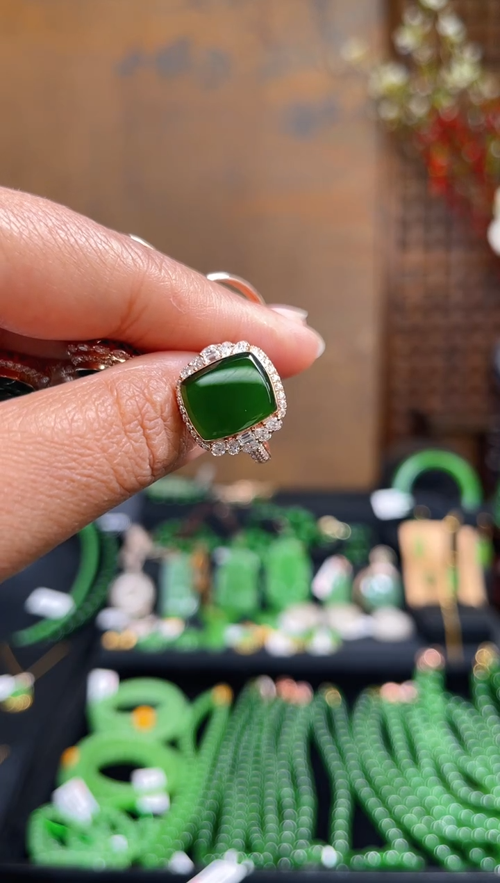 【闪购商品】和田玉（碧玉）戒指18K金镶嵌精品和田玉蛋面戒指