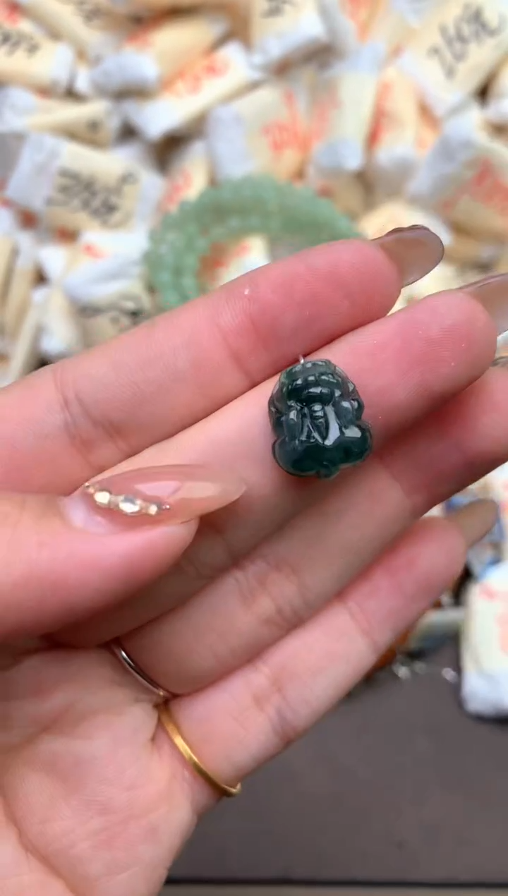 【闪购商品】翡翠未镶嵌颈饰—