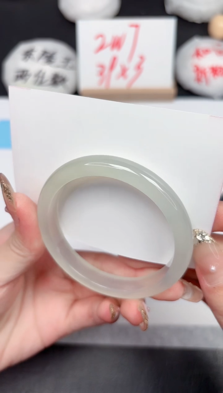 【闪购商品】石英质玉手镯未镶嵌495-53.8