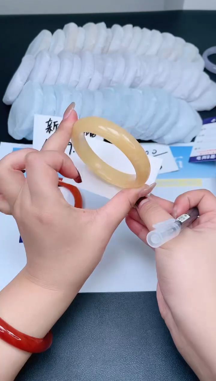 【闪购商品】石英质玉手镯未镶嵌28-61.1