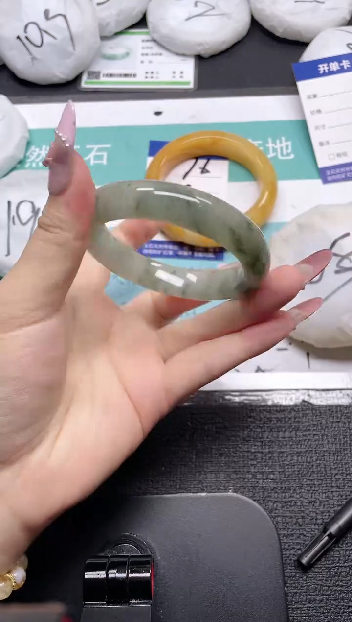 未镶嵌手镯石英质玉77-57