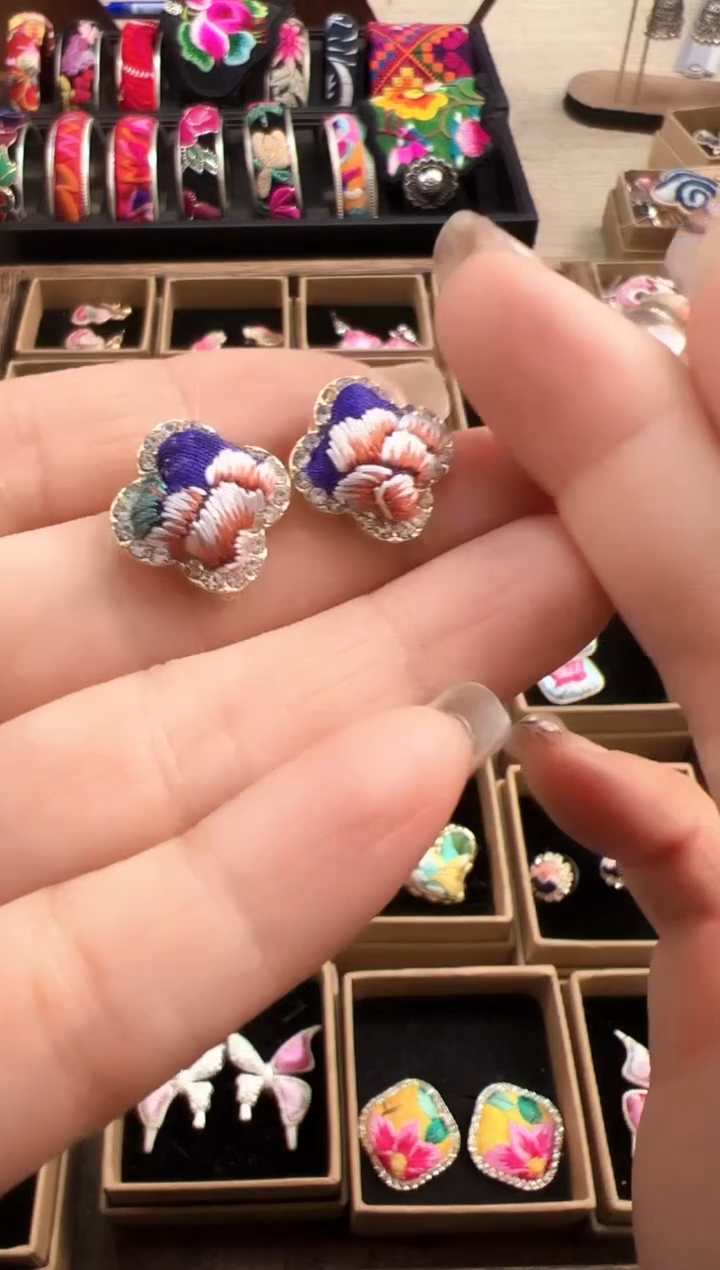 【闪购商品】织绣民族风老绣饰品455