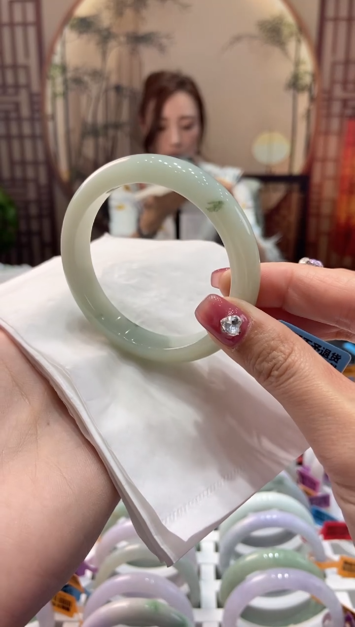 【闪购商品】翡翠手镯未镶嵌00006447
