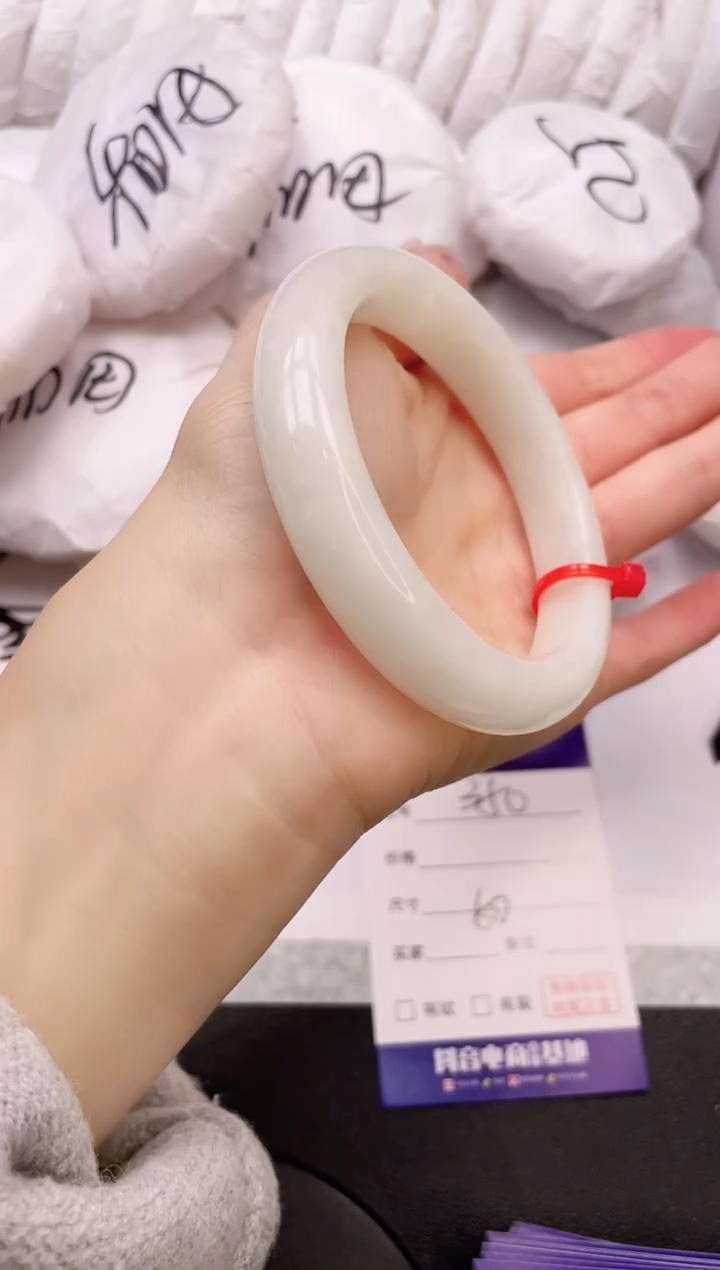 【闪购商品】和田玉手镯未镶嵌5K350-59