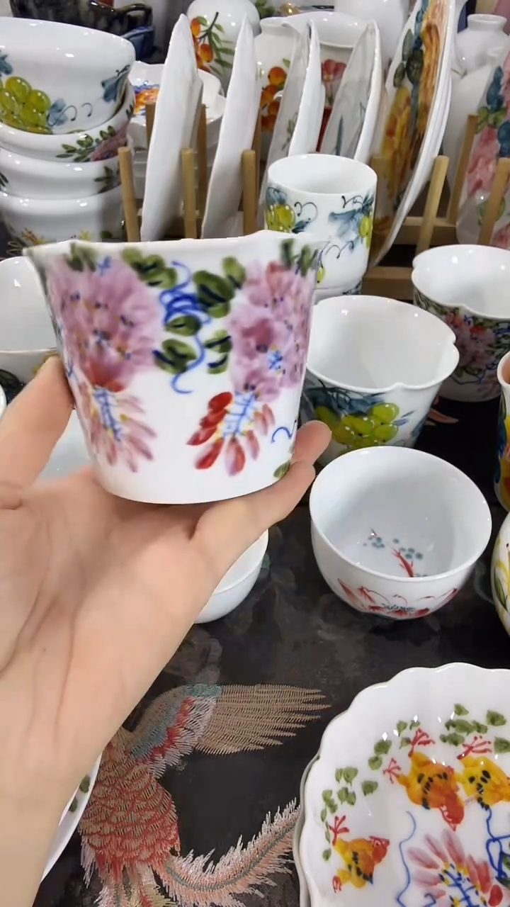 摆件陶瓷景德镇高温瓷（花口杯）