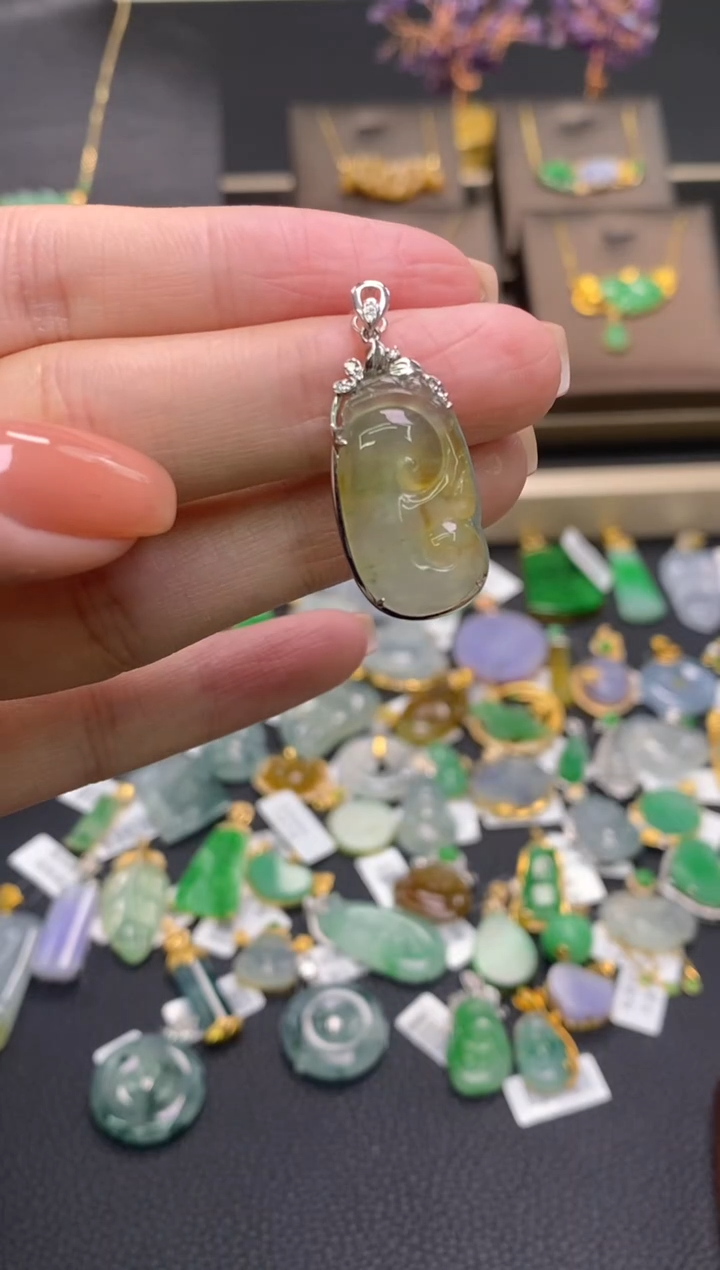 【闪购商品】翡翠18K金镶嵌颈饰净货17339