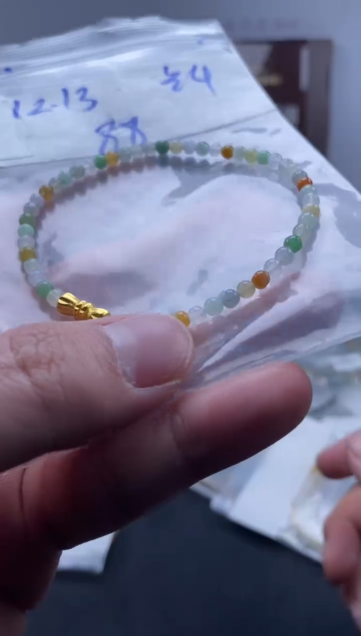 颈饰未镶嵌翡翠天然翡翠珠子