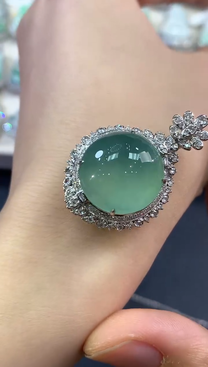 【闪购商品】翡翠吊坠(不含链)18K金镶嵌B146