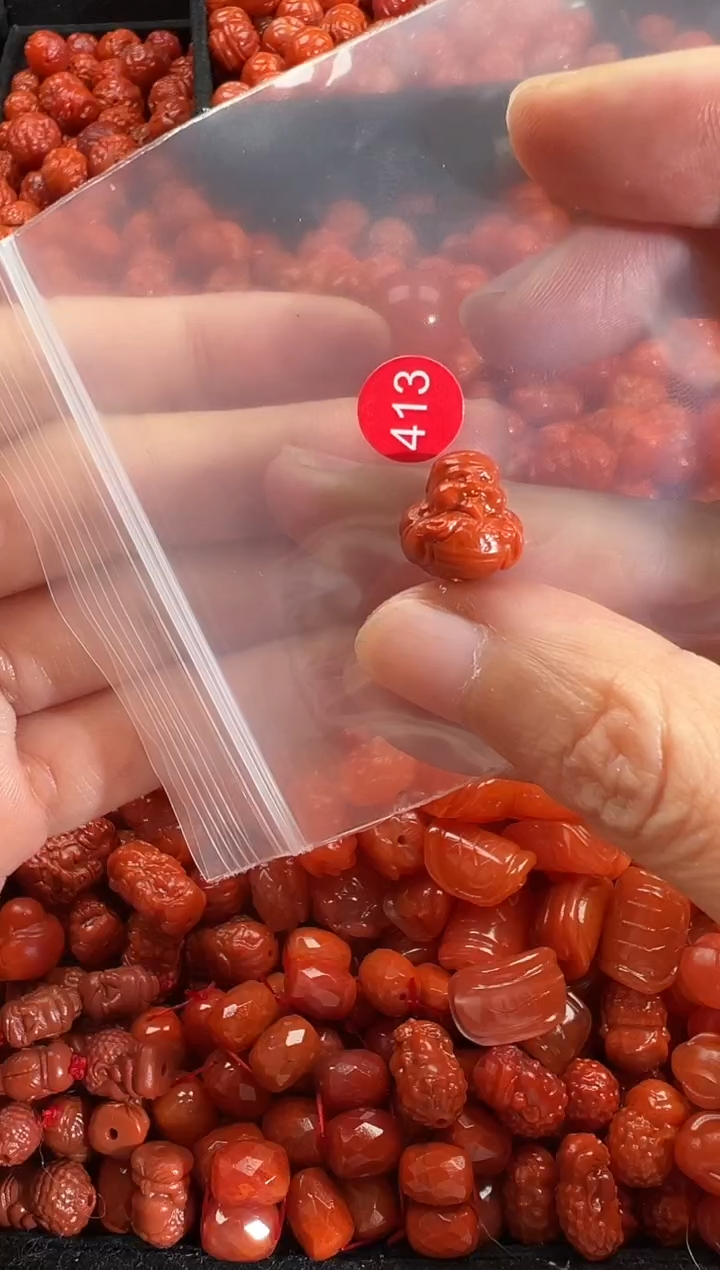 颈饰未镶嵌南红玛瑙1