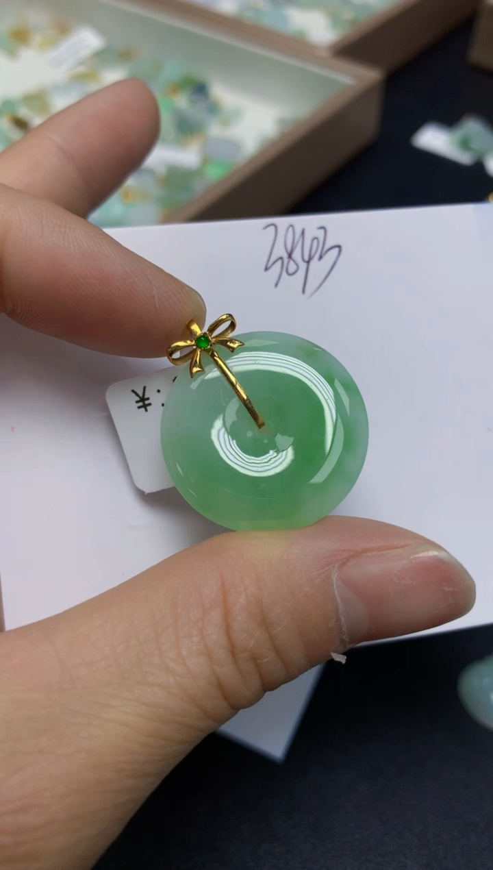 【闪购商品】翡翠挂件18K金镶嵌 天然翡翠A货