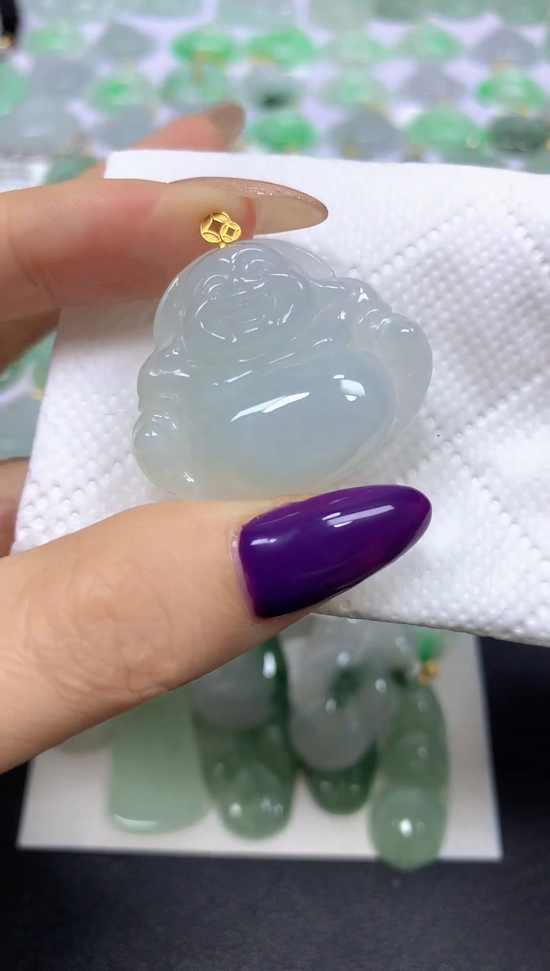 颈饰18K金镶嵌翡翠 