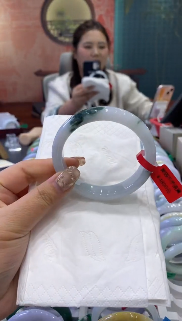 【闪购商品】翡翠手镯未镶嵌多人005364