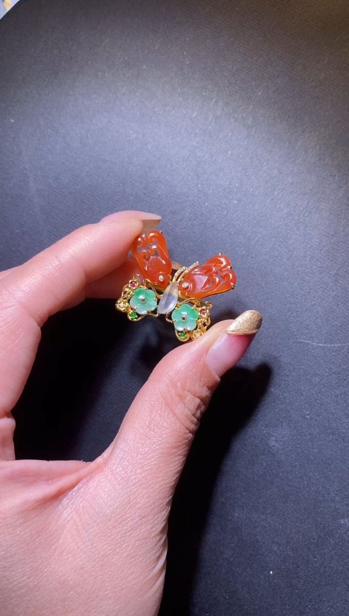 18K金镶嵌戒指玛瑙/玉髓老玛瑙蝴蝶戒指