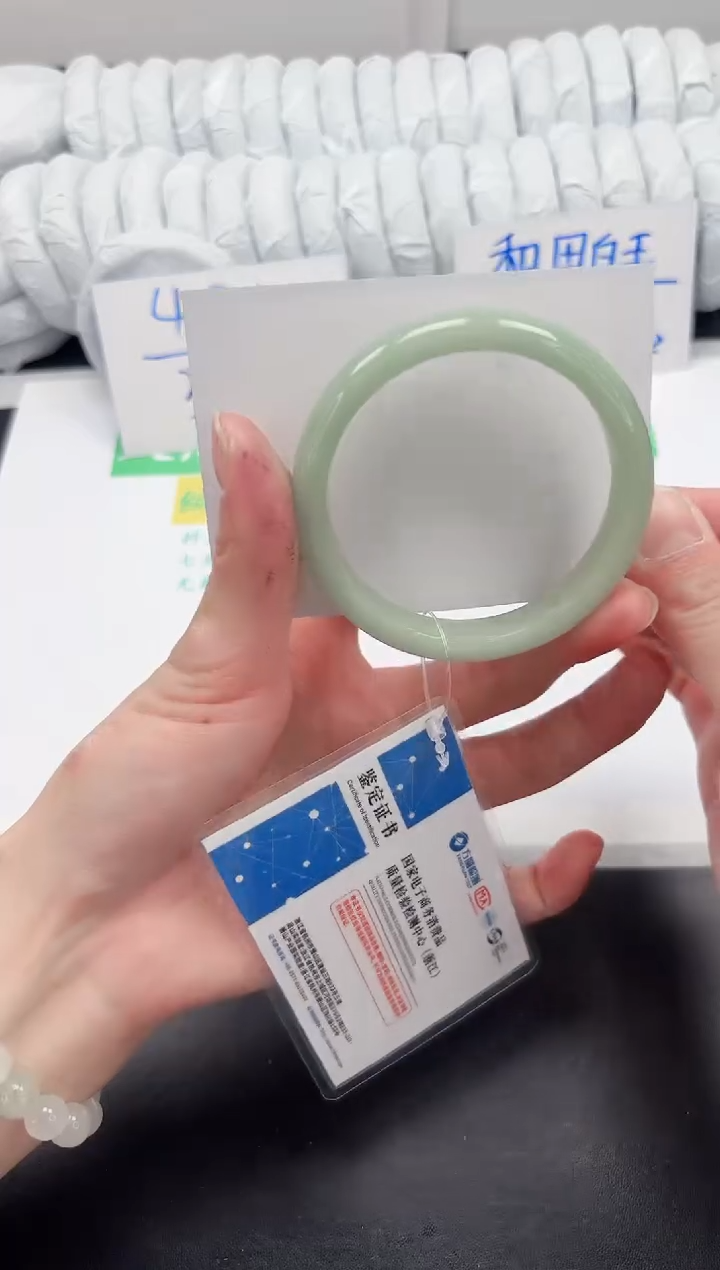 【闪购商品】石英质玉手镯未镶嵌221-56