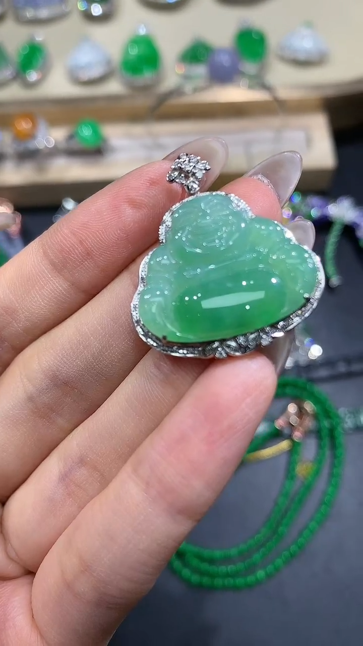 【闪购商品】翡翠吊坠(不含链)18K金镶嵌5团购