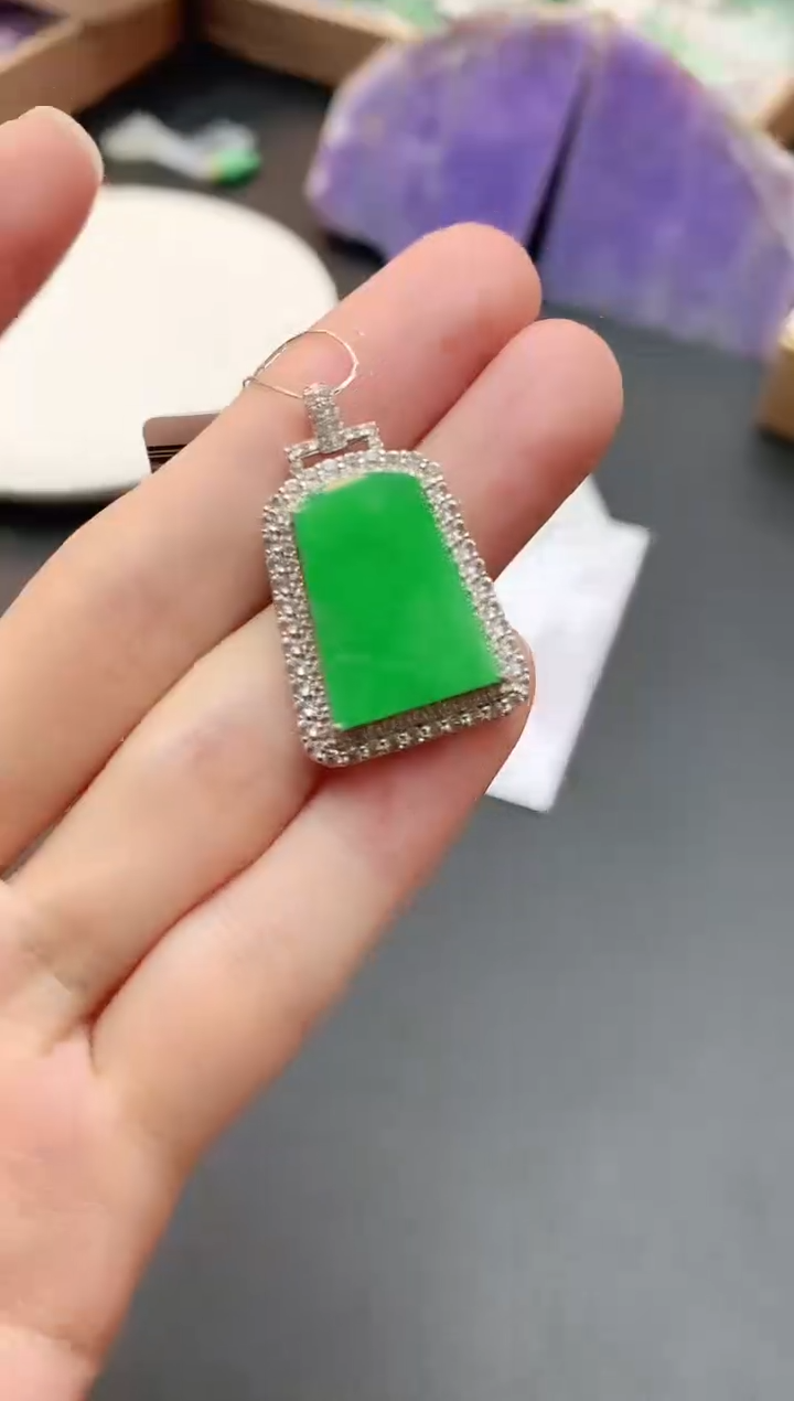 【闪购商品】翡翠颈饰18K金镶嵌赠礼盒证书 小君