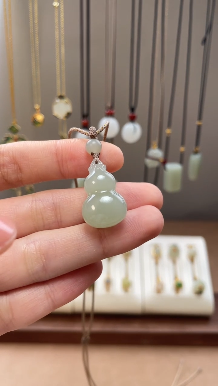 颈饰未镶嵌和田玉和田玉吊坠