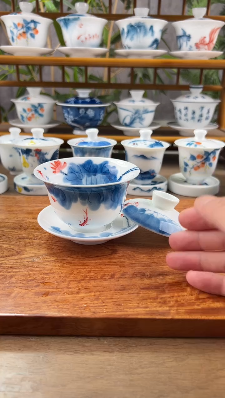 【闪购商品】微瑕线条莲150ml內绘盖碗