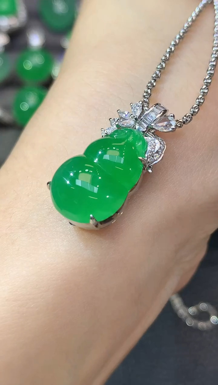 吊坠(不含链)18K金镶嵌翡翠D13