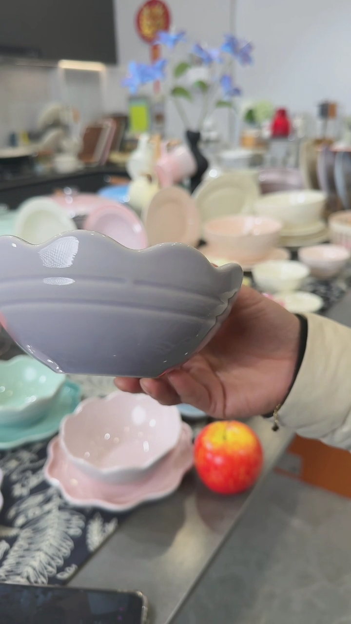 【闪购商品】瓷炻彩花边碗14CM-香芋紫