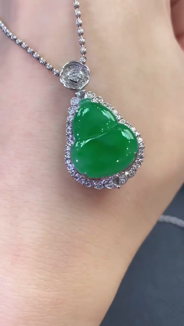 【闪购商品】翡翠吊坠(不含链)18K金镶嵌C71