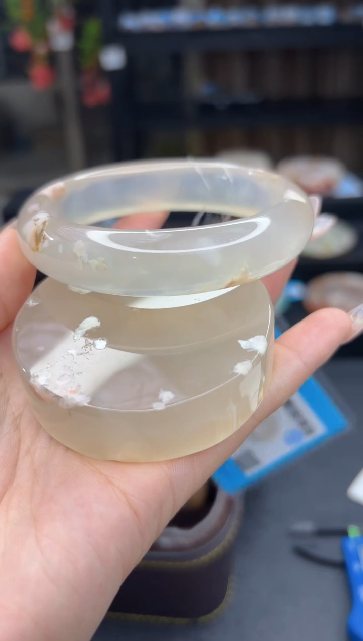 石英质玉手镯未镶嵌297(63圈赠送镯心)