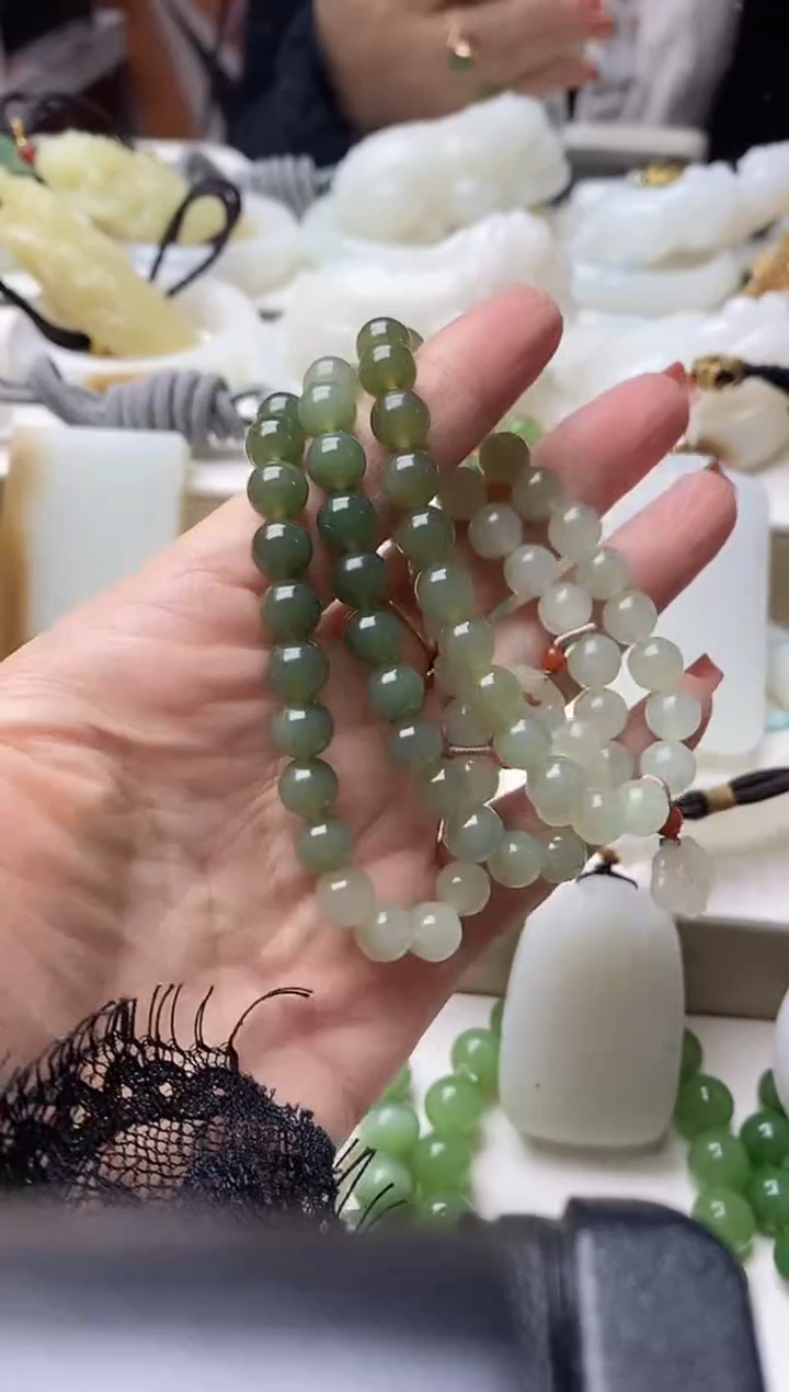 颈饰未镶嵌和田玉手串