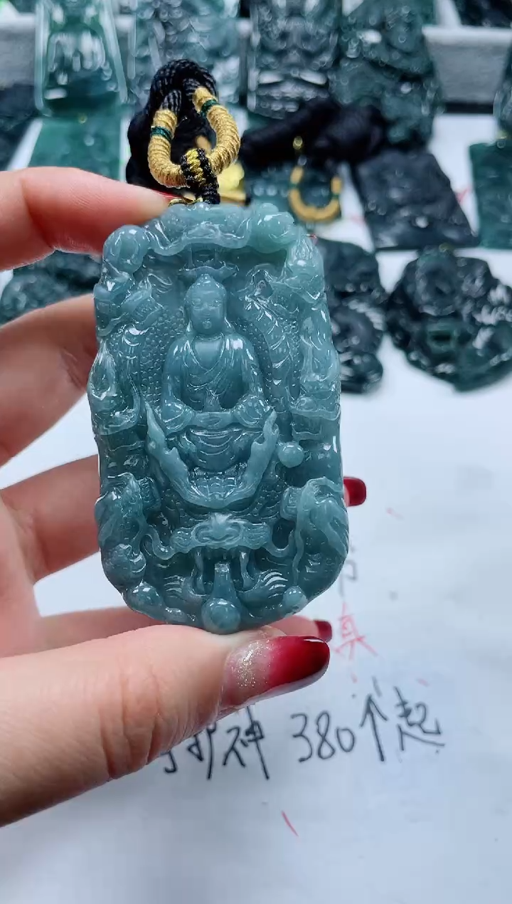 【闪购商品】翡翠颈饰未镶嵌            