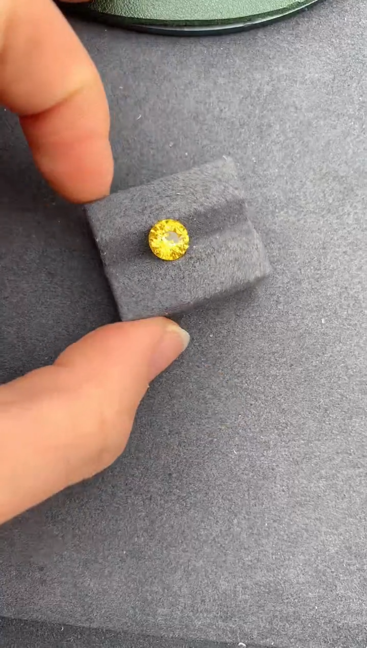 【闪购商品】彩色蓝宝石裸石未镶嵌2ct黄蓝宝