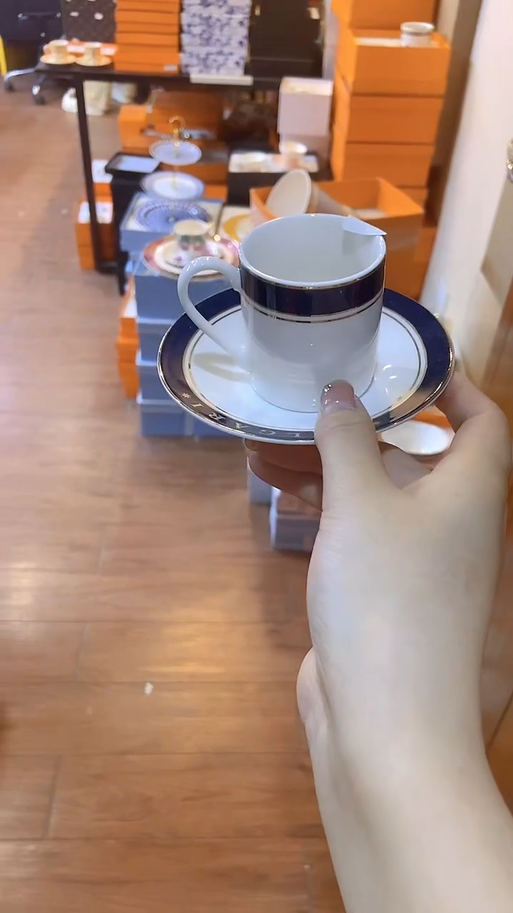 杯鸿辉家品牌瓷器，京东包邮！