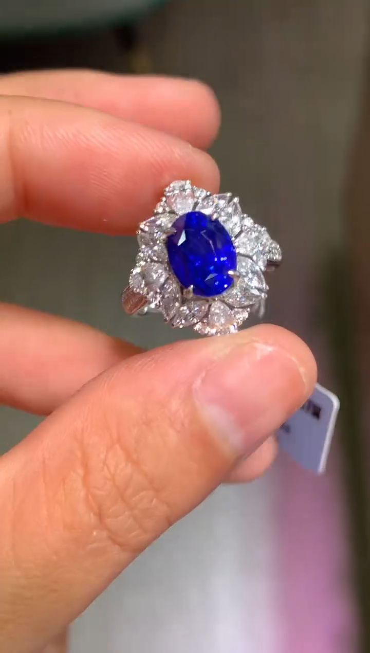 戒指蓝宝石18K金镶嵌3.1CT