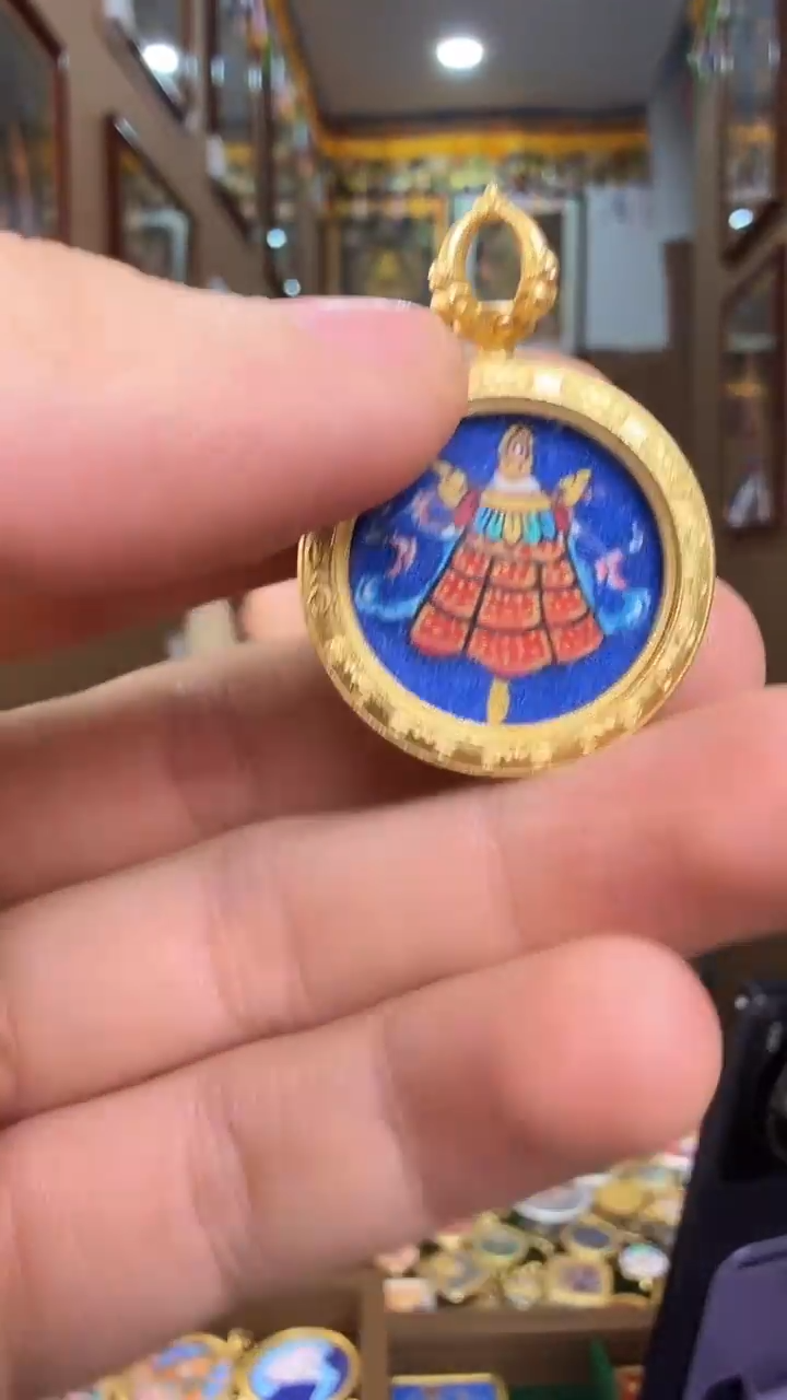 吊坠财宝天王-纯手绘唐卡