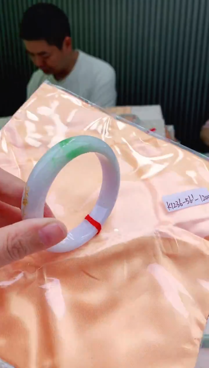 未镶嵌手镯翡翠56