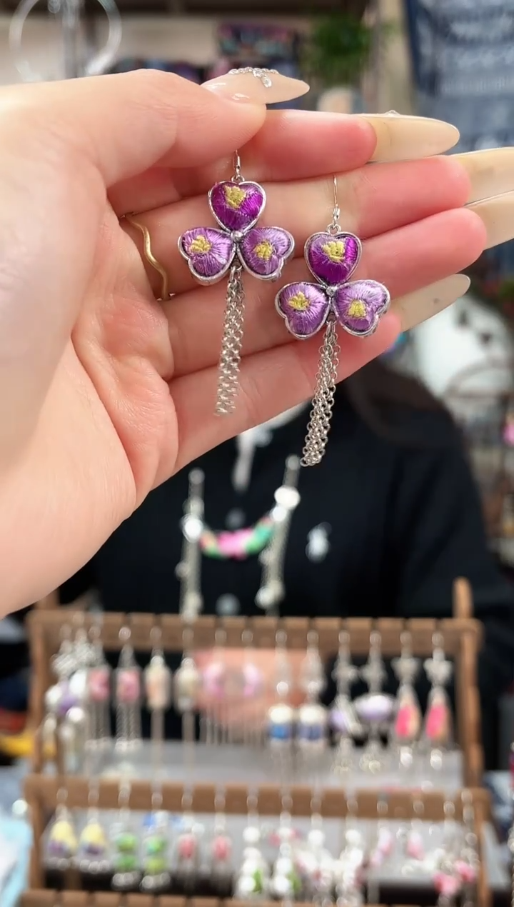 织绣民族风非遗老绣苗银饰品507