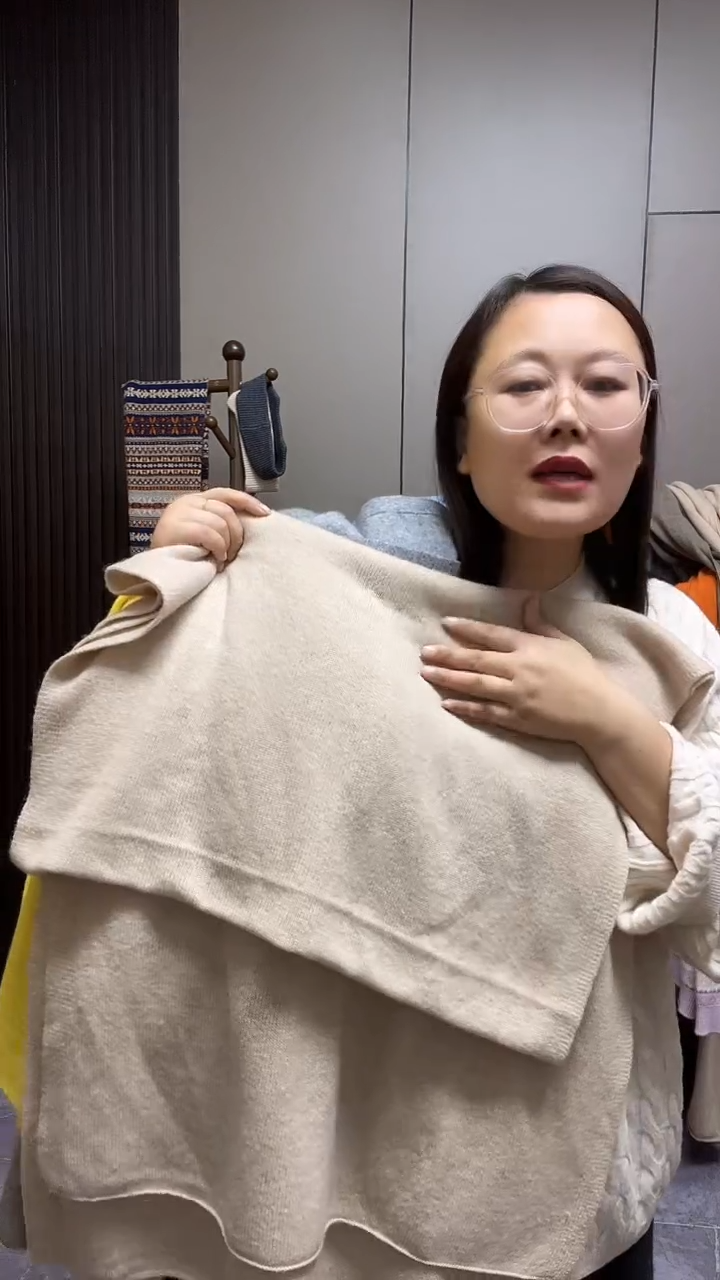 羊绒围巾青绒色666