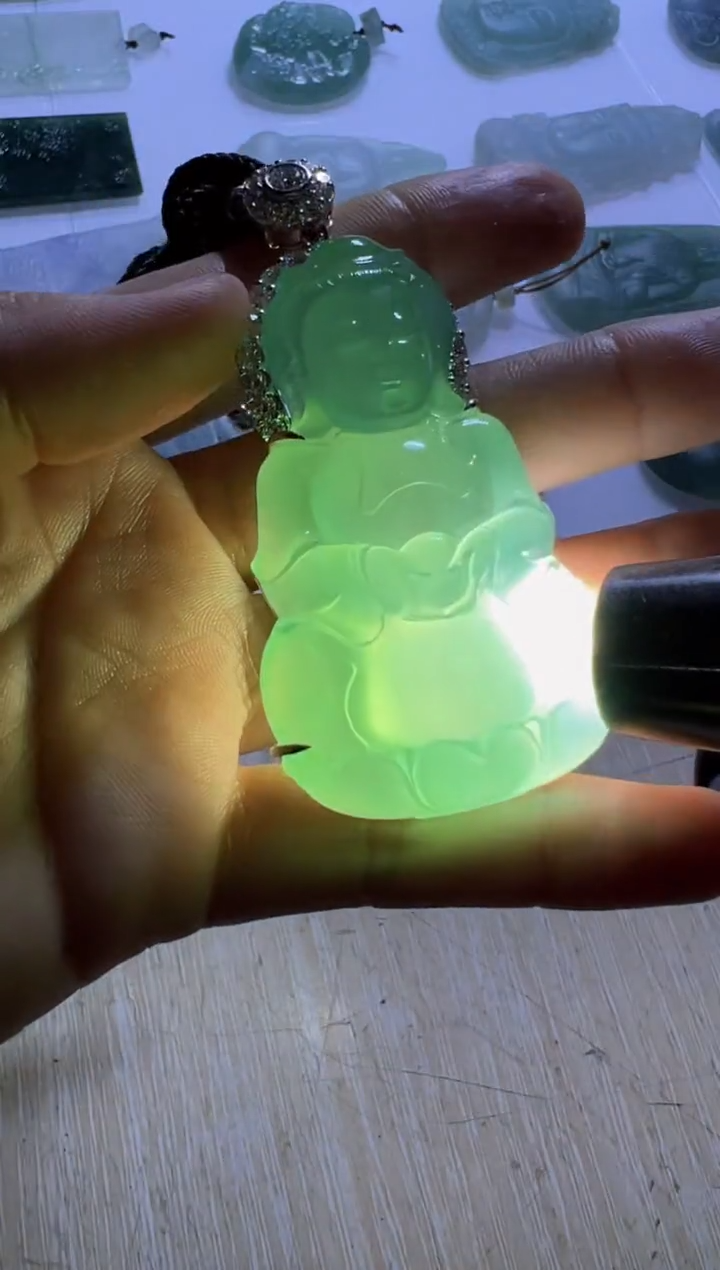 【闪购商品】定制翡翠未镶嵌观音