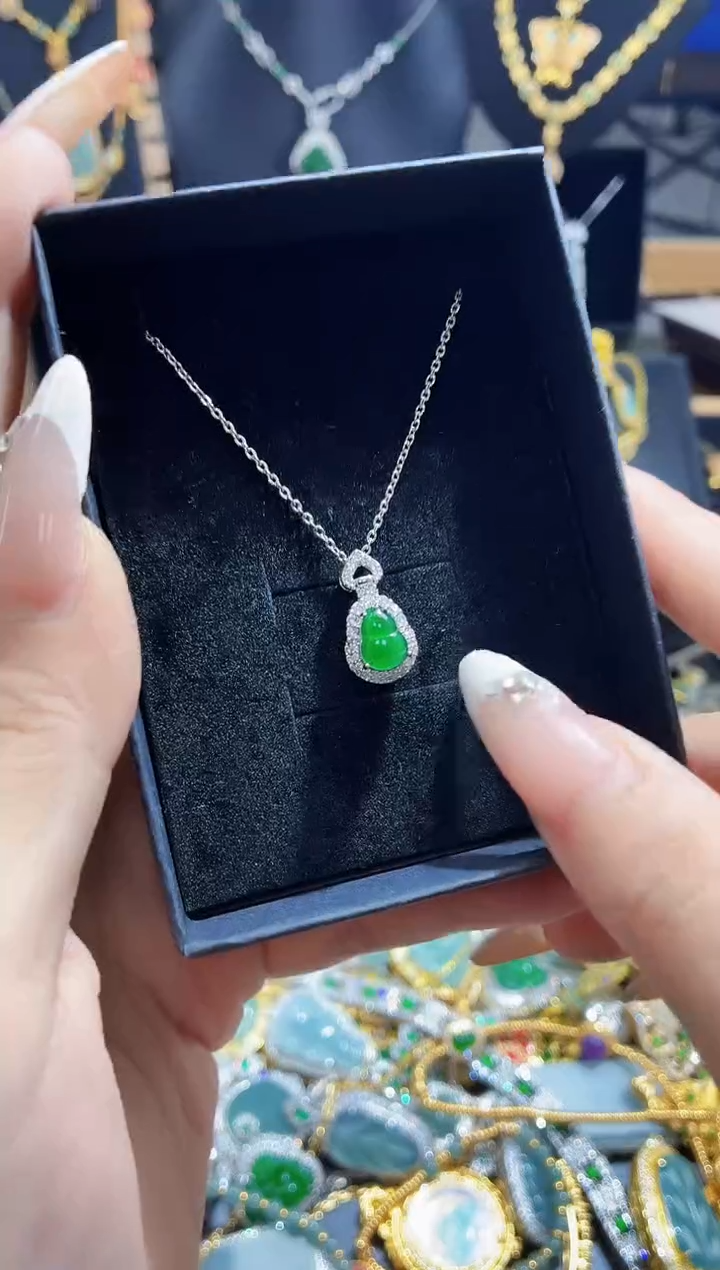 翡翠未镶嵌吊坠(不含链)天然翡翠a货 多样性发其一