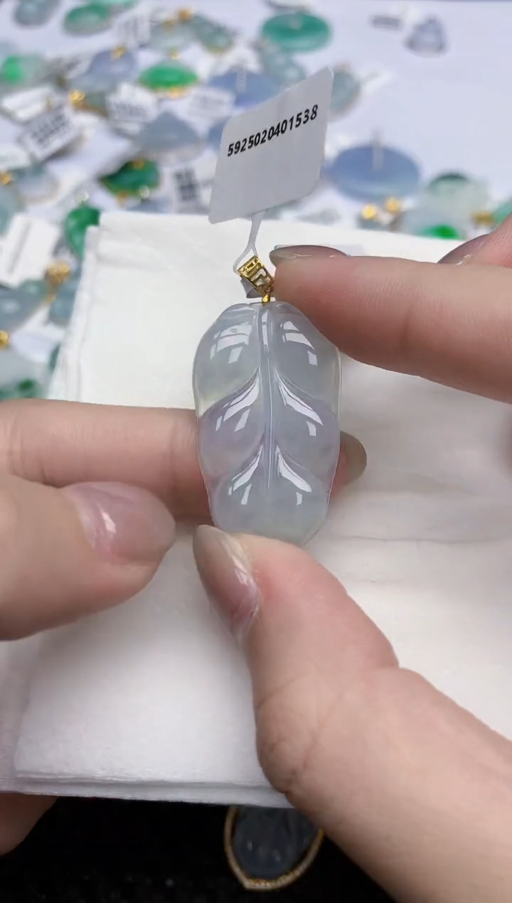 【闪购商品】翡翠颈饰18K金镶嵌天然翡翠A货